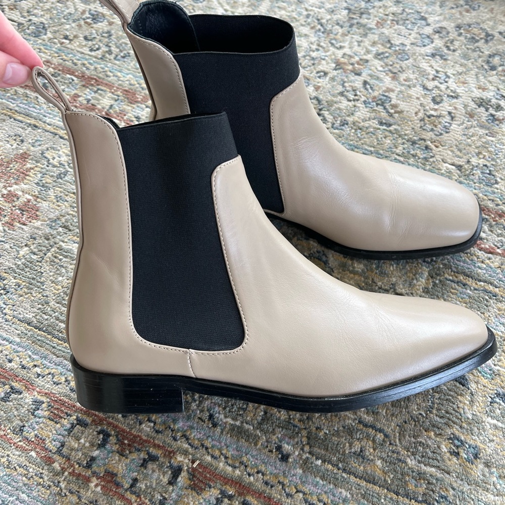 Everlane biscuit the Italian leather square toe boots 7.5